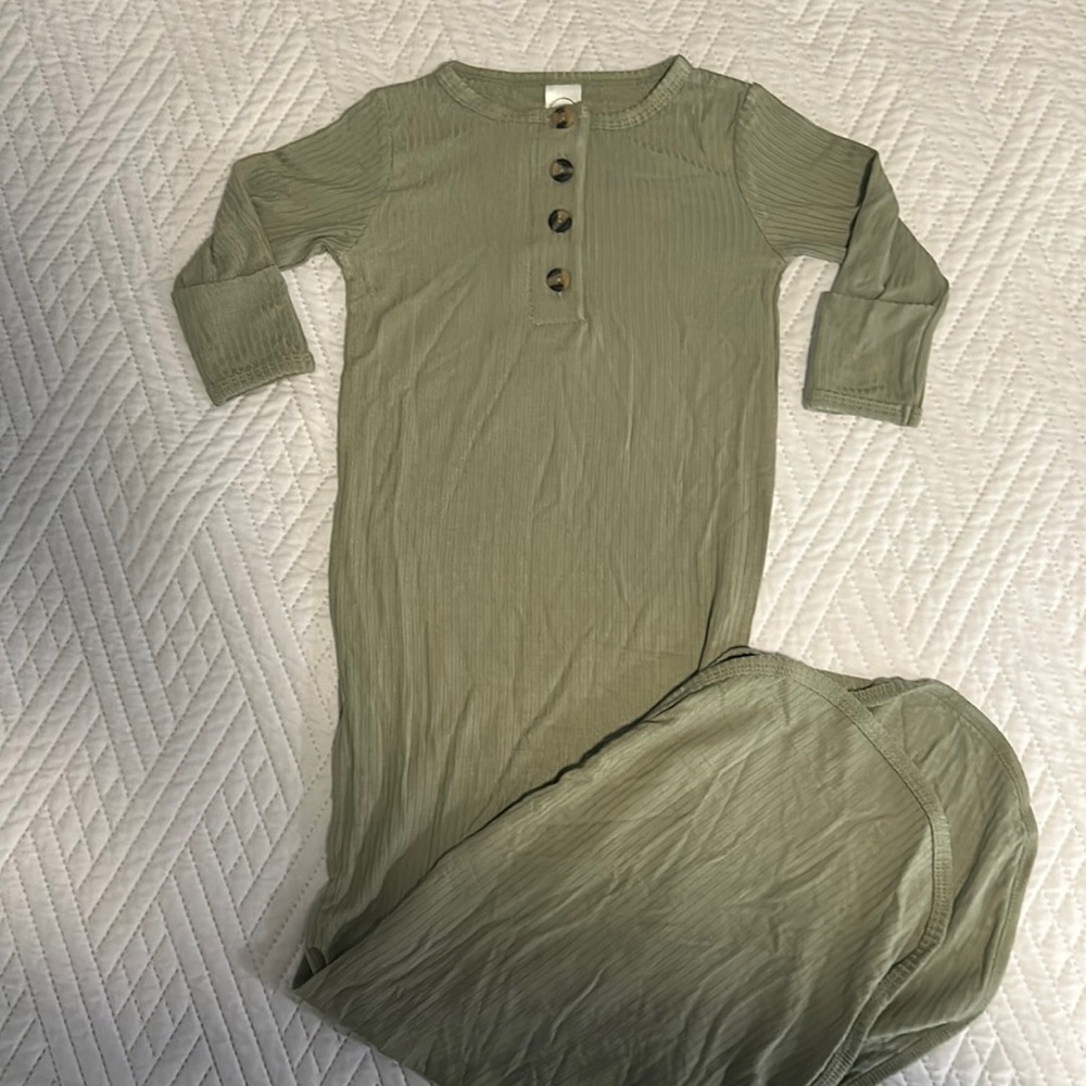 Lou Lou Ribbed Ellis Gown 3-6MO; never worn.
